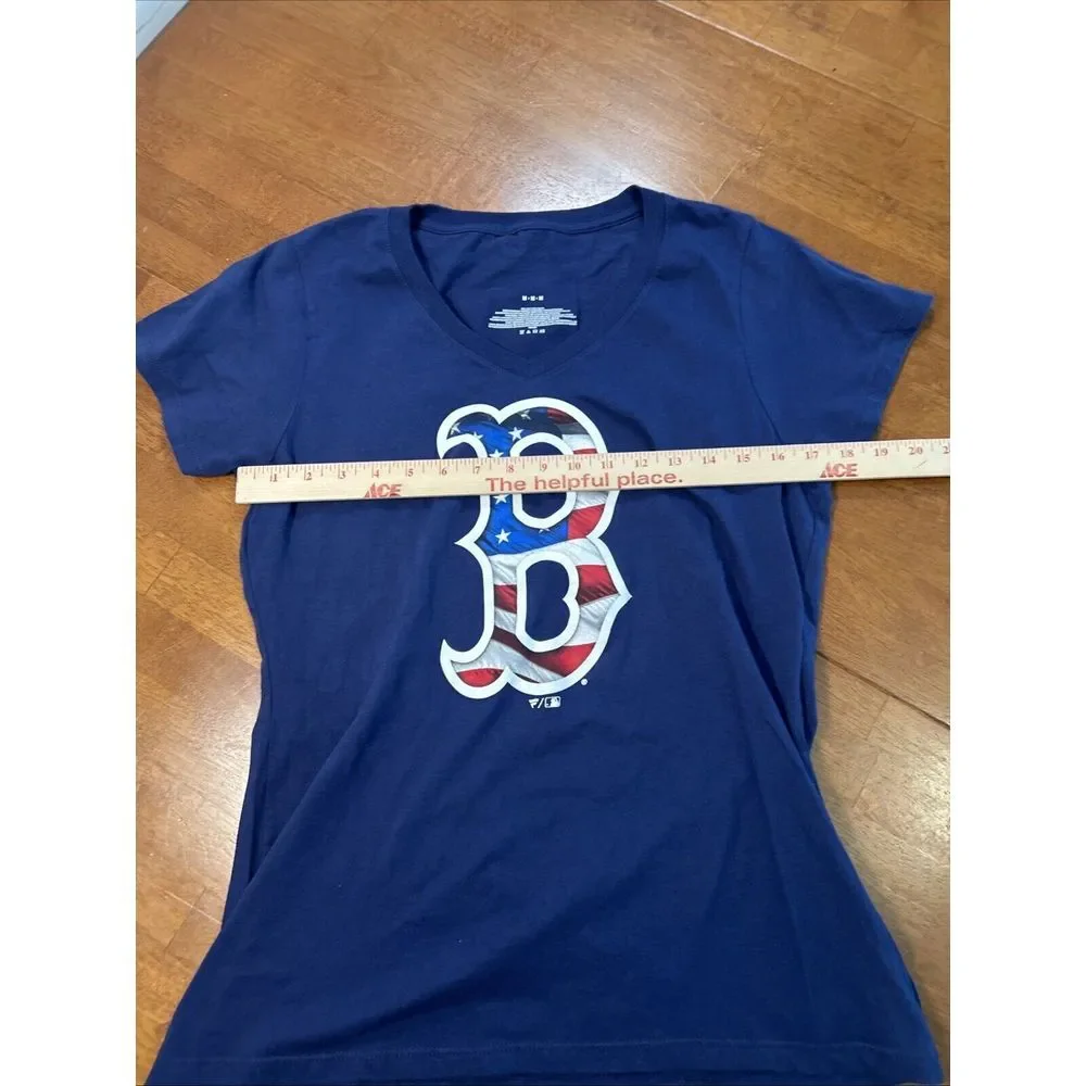Boston Red Sox MLB V Neck Shirt Women's Size Medium American Flag USA
